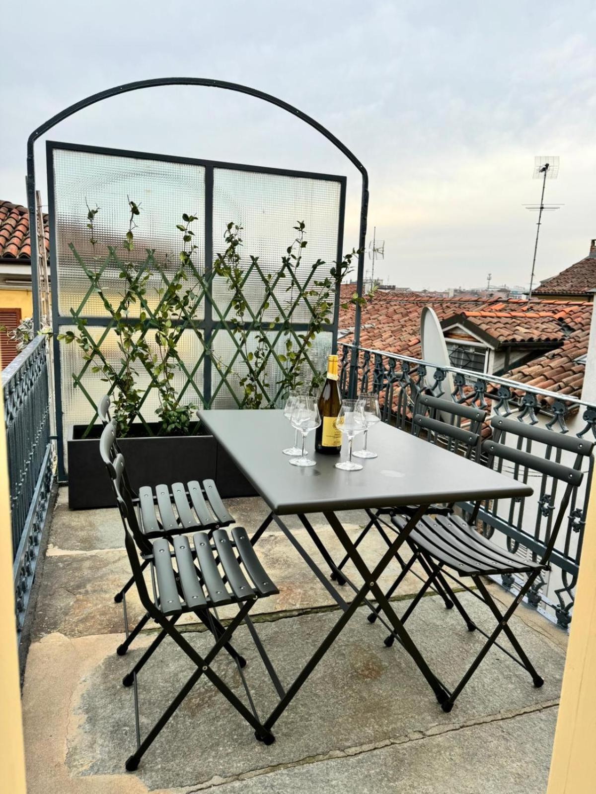 Apartamento Le Tre Ca', Ca' Cecilia, Ca' Nina, Ca' Vittoria Asti Exterior foto
